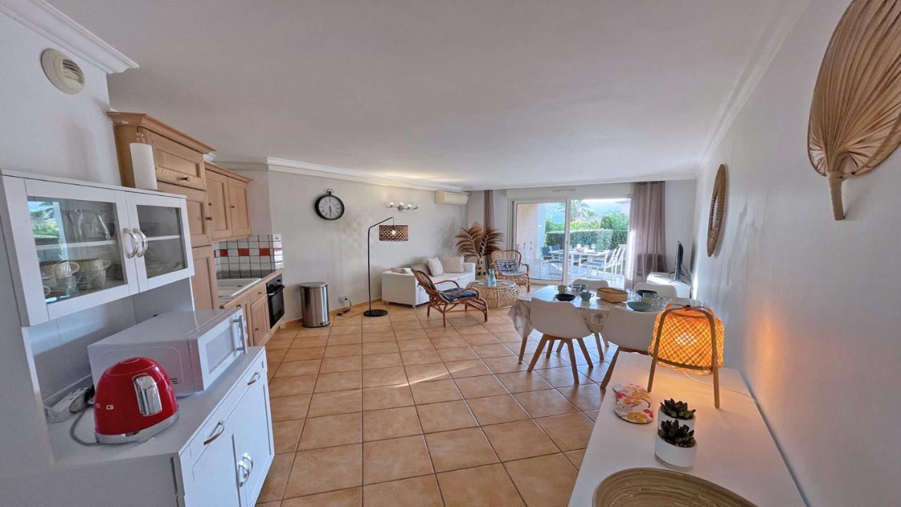 Appartement Les Pins Bleus A8 Sainte-Maxime Kültér fotó