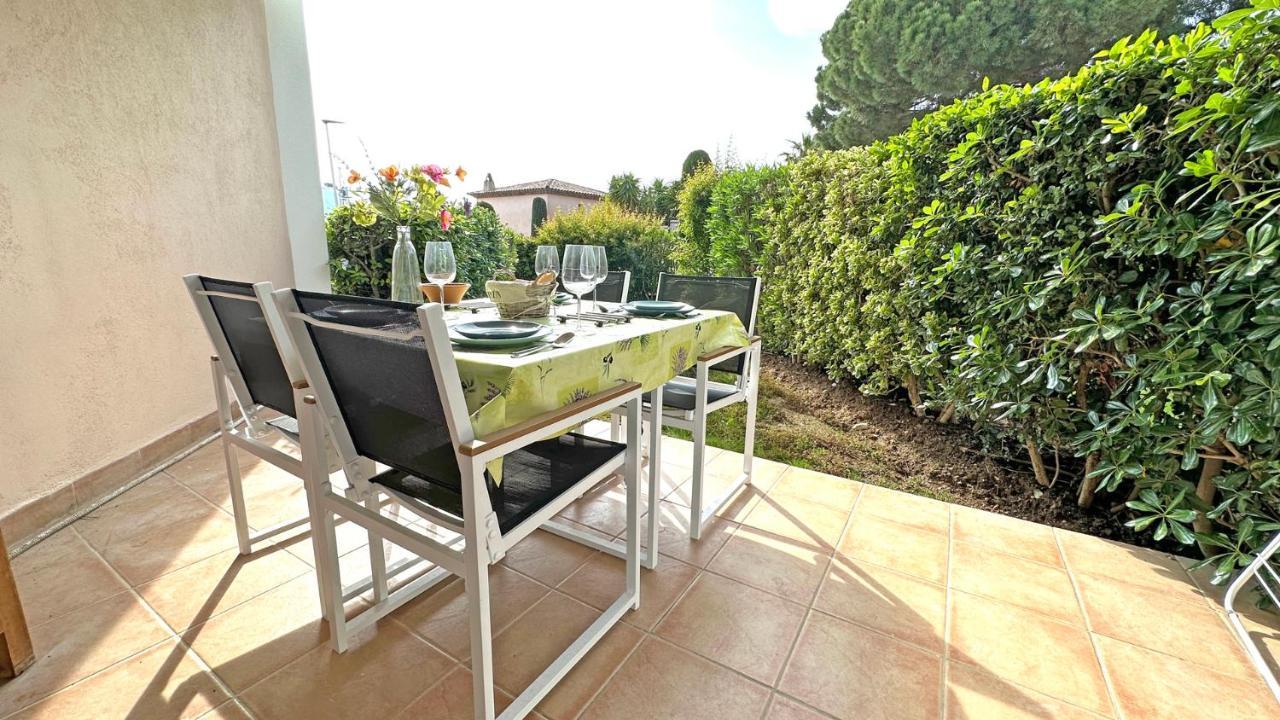 Appartement Les Pins Bleus A8 Sainte-Maxime Kültér fotó