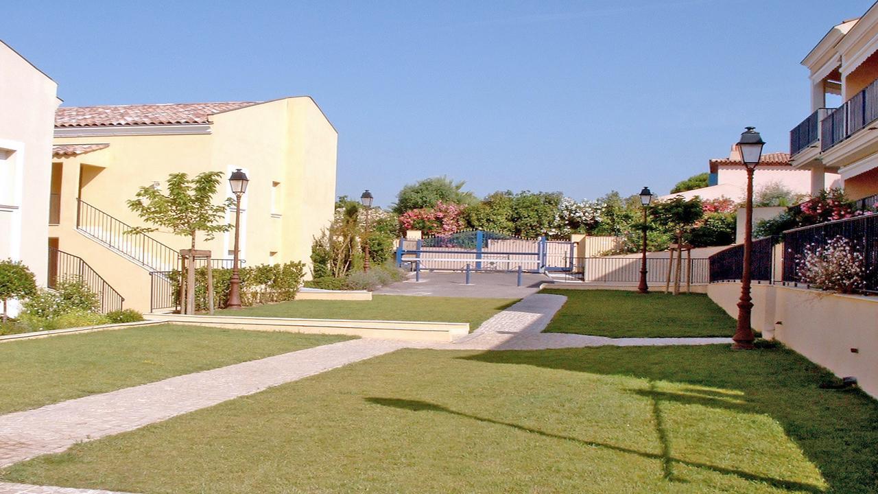 Appartement Les Pins Bleus A8 Sainte-Maxime Kültér fotó