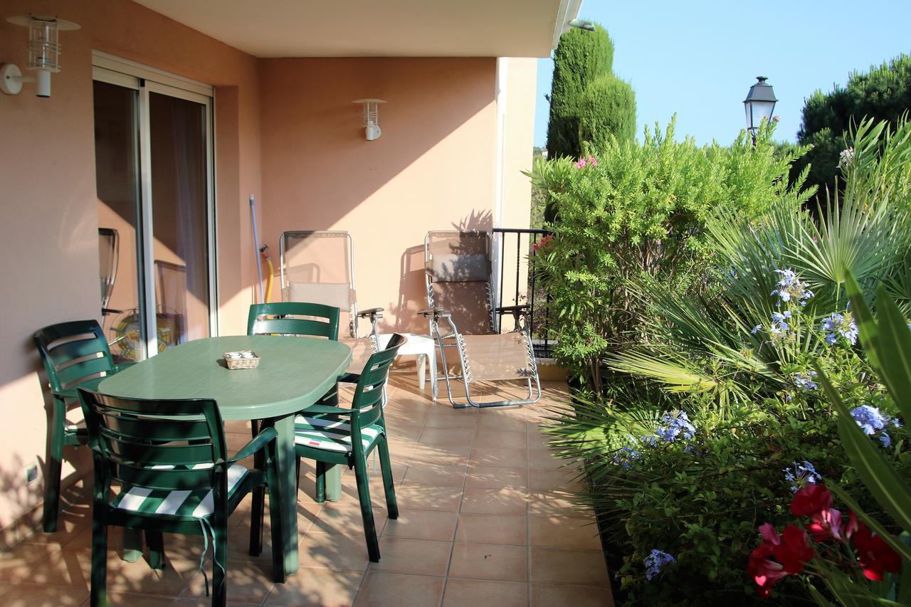 Appartement Les Pins Bleus A8 Sainte-Maxime Kültér fotó